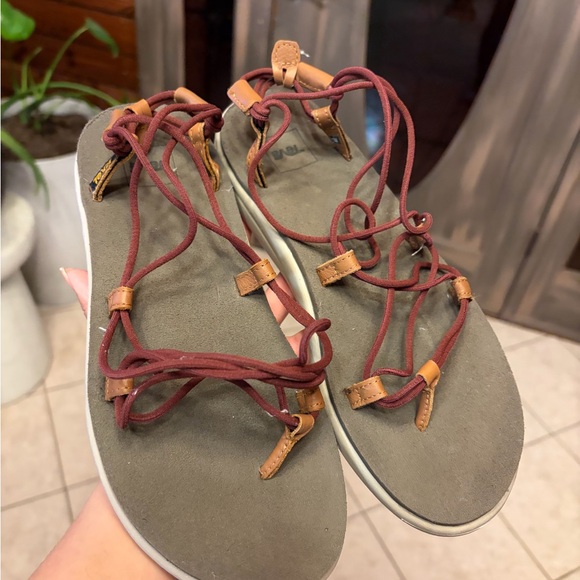 Teva sandals - Picture 2 of 10